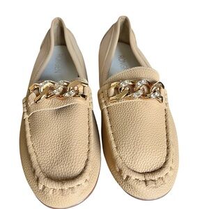 Elegant Beige Loafers with Gold Chain Detail Size 11